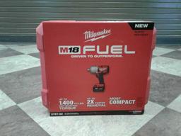 Milwaukee M18 High Torque 1/2" Impact Wrench Kit