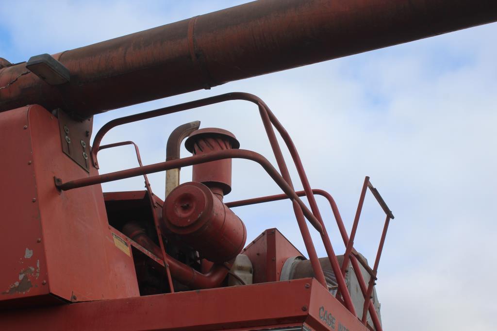 Case IH 1680 RWA Combine