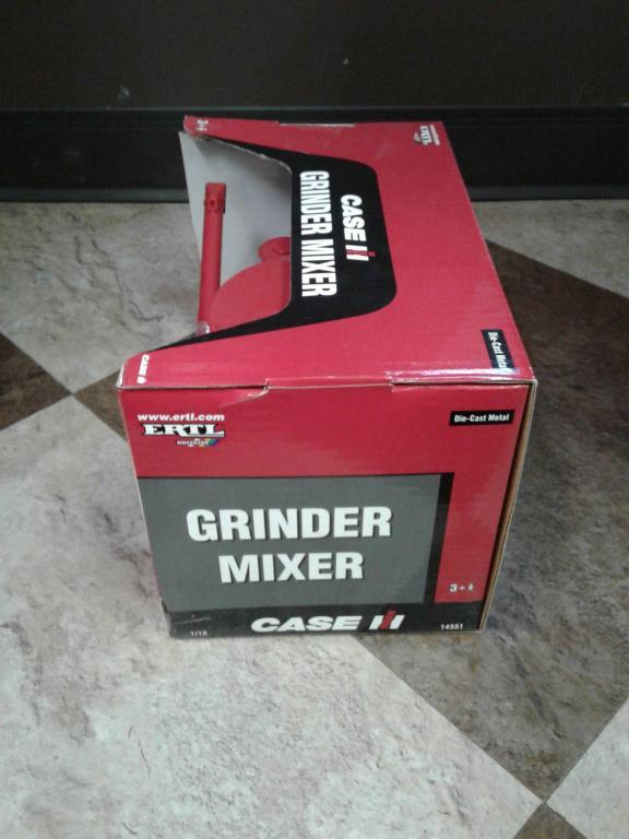 Unused Case IH Toy Grinder Mixer