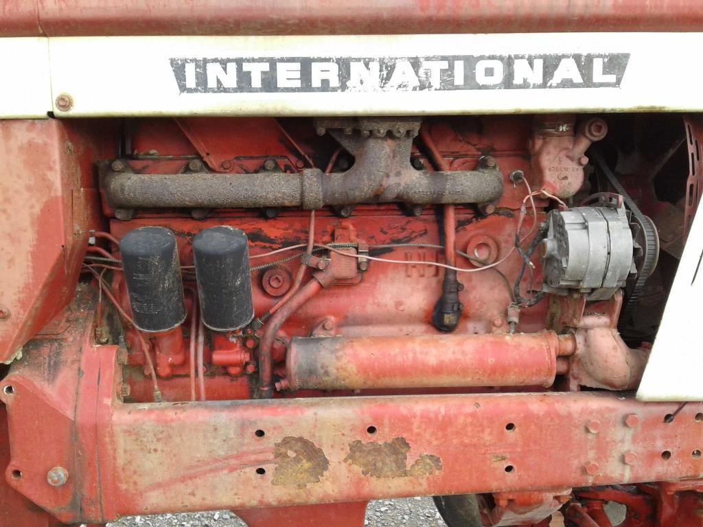 IH 1066 Tractor