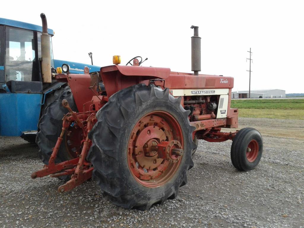 IH 1066 Tractor