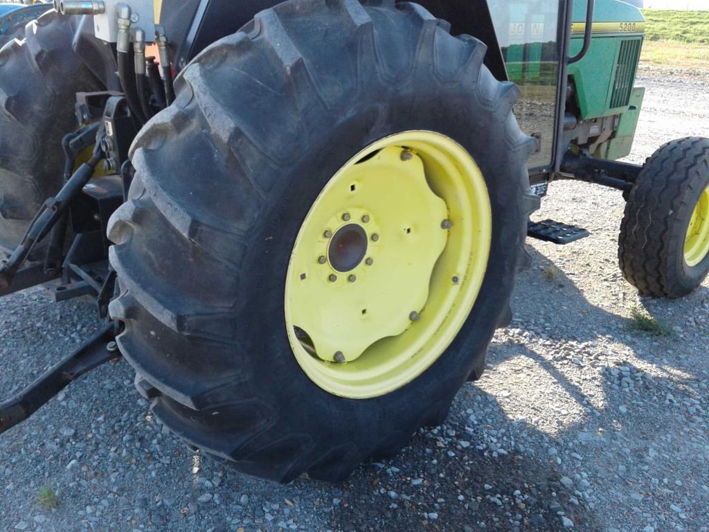 John Deere 5200 Cab Tractor