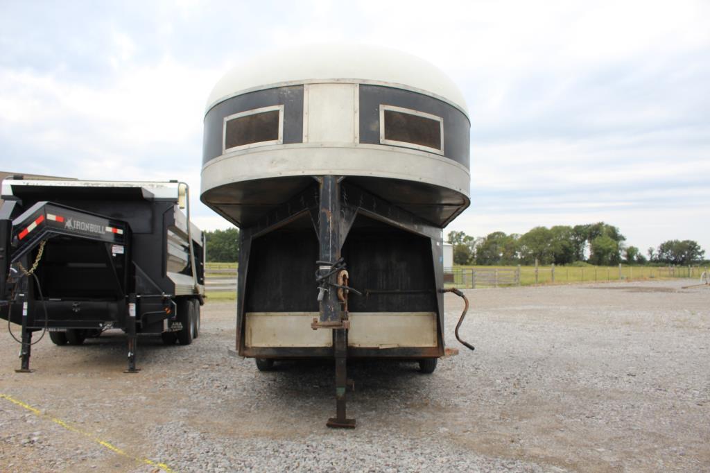 16' T/A Gooseneck Stock Trailer