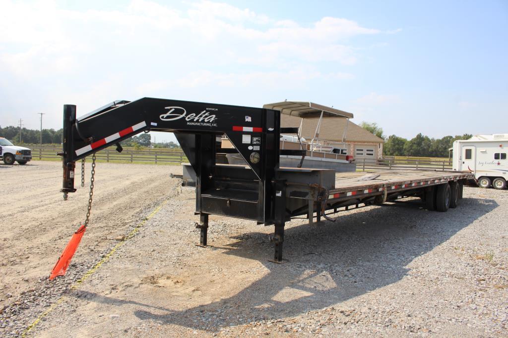 2011 Delta 40' T/A Gooseneck Trailer