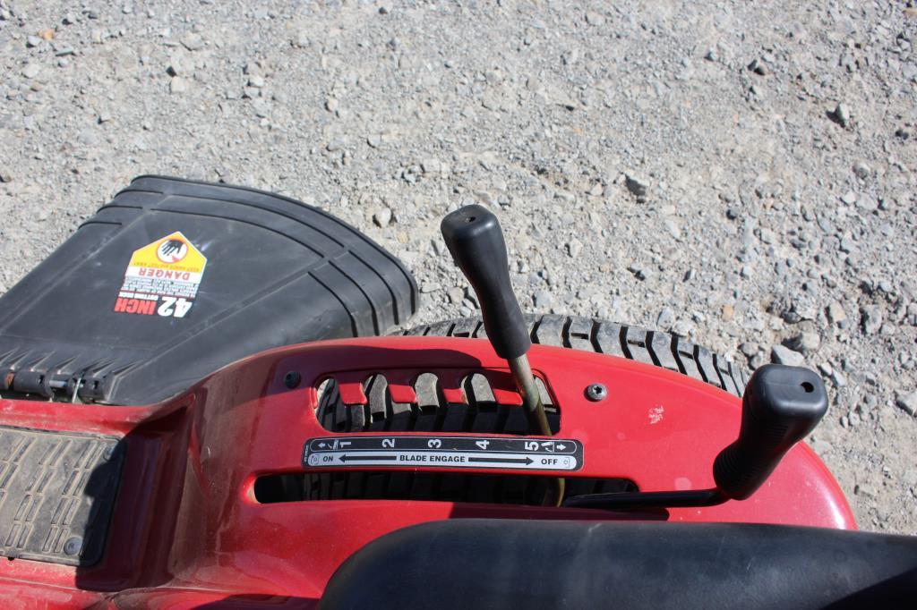 Craftsman LT2000 Riding Mower