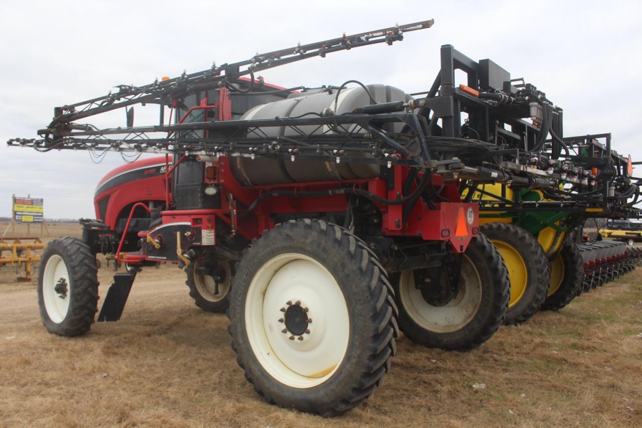 2016 Apache AS1220 Self Propelled Sprayer