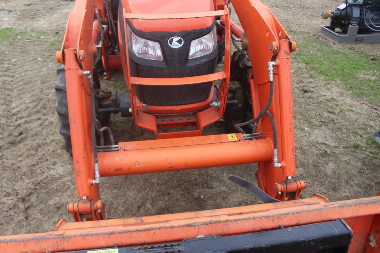 Kubota MX5200D Tractor w/ Front Loader