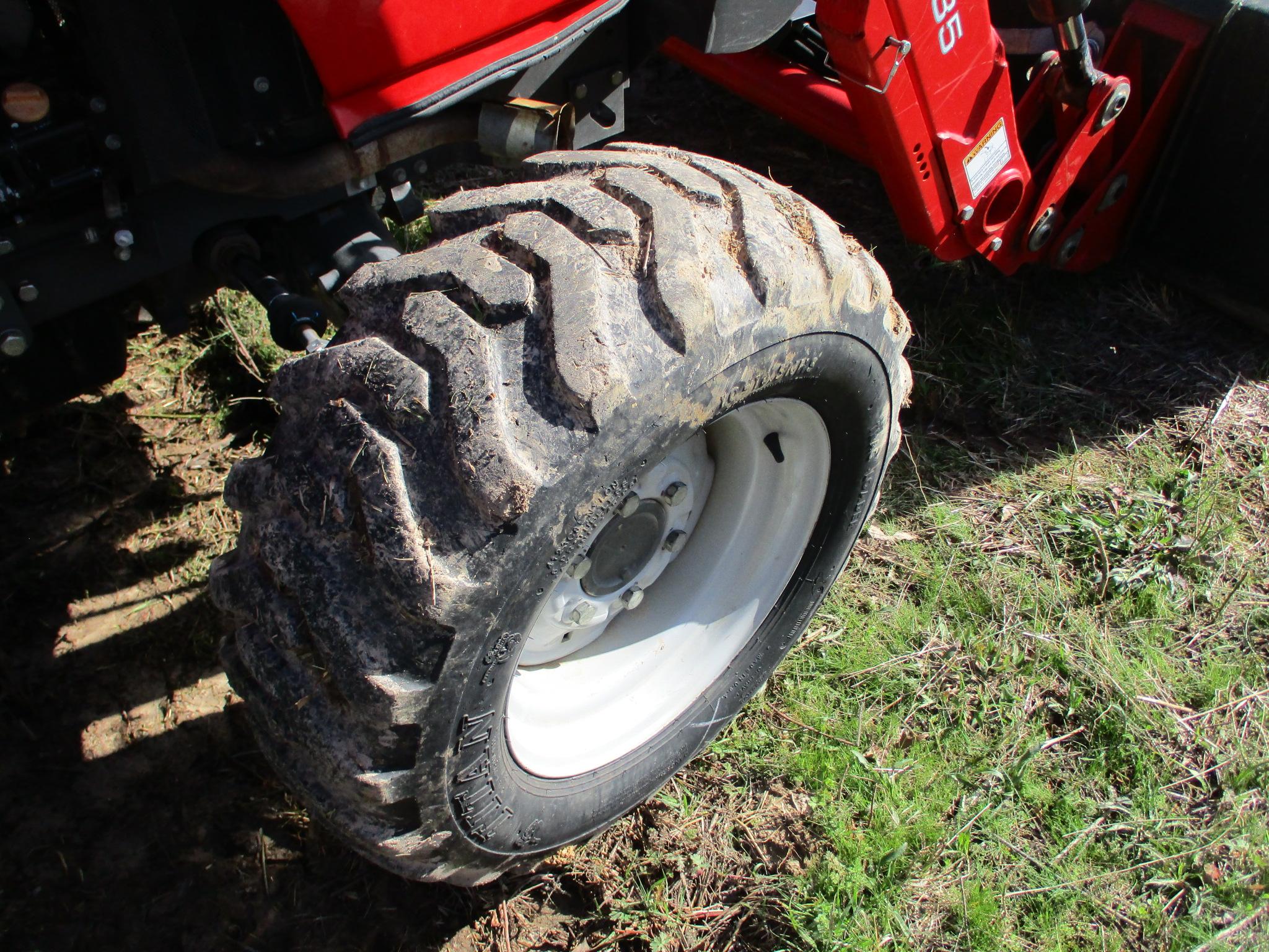 Massey Ferguson 1758 4x4 Cab Tractor w/ Loader