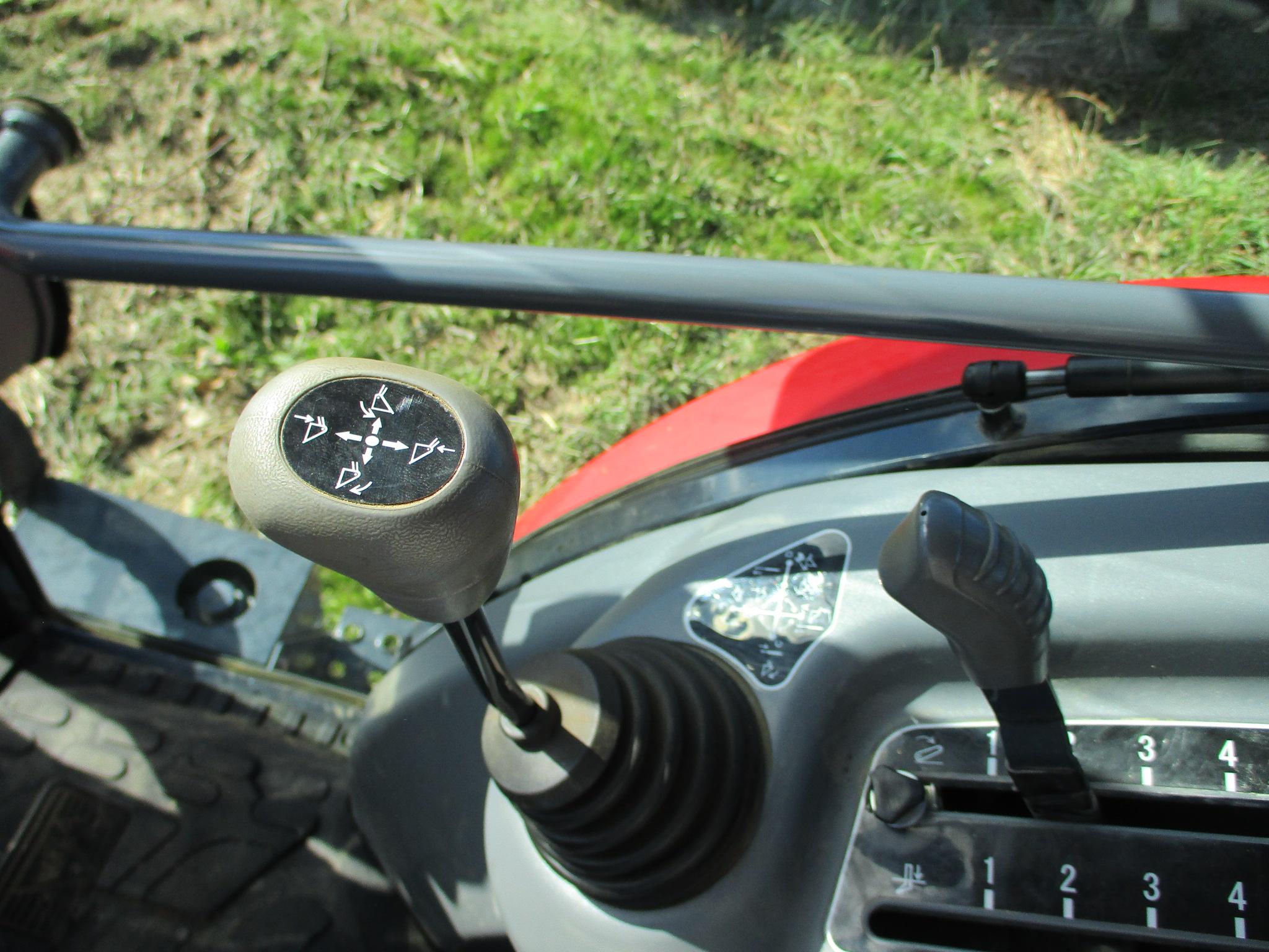 Massey Ferguson 1758 4x4 Cab Tractor w/ Loader