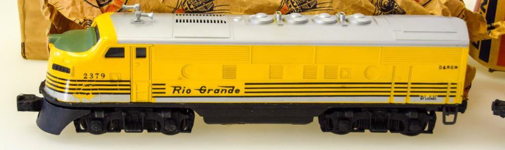 Lionel Rio Grande F-3 "AB" Unit No. 2379 & Caboose