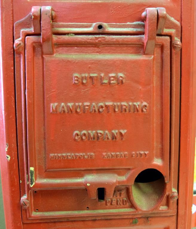 1920’s 8 1/2’ gas pump