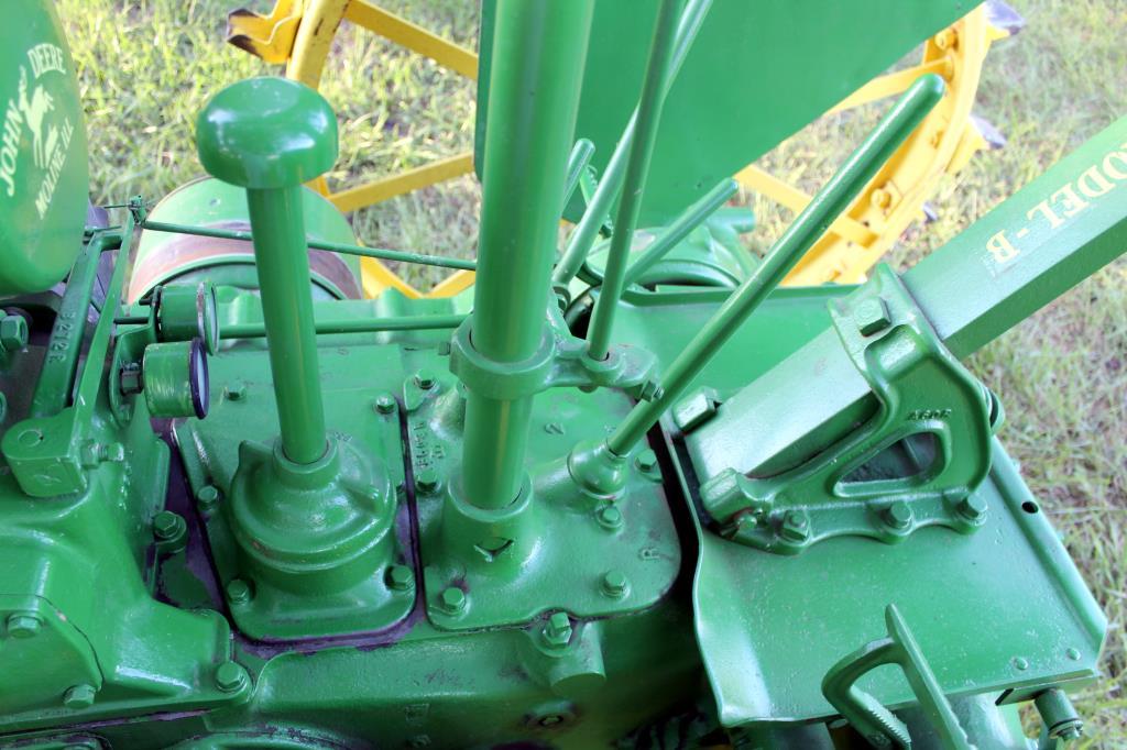 1935 John Deere B,