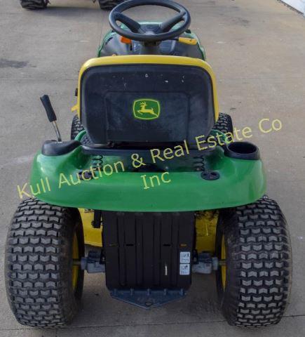 John Deere L110 lawn tractor