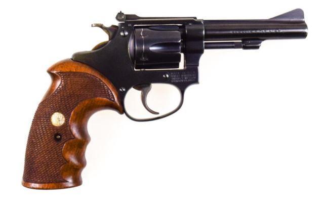 Smith & Wesson - Model of 1953 .22/.32 Kit Gun - .22 lr