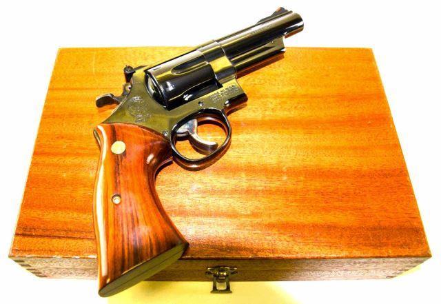 Smith & Wesson - Model 29-2 - .44 Magnum