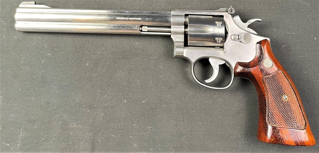 Smith & Wesson - Model 617 - .22 LR.