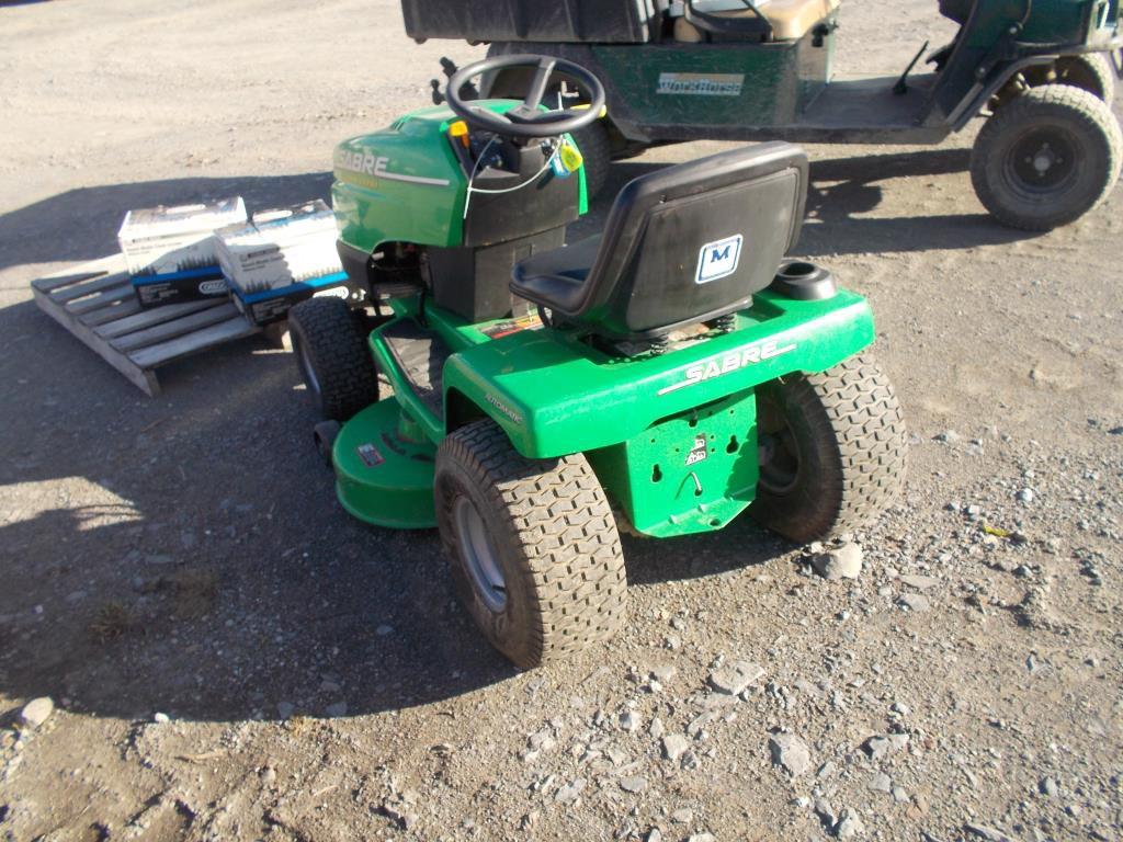 JOHN DEERE SABRE RIDING MOWER RUNS