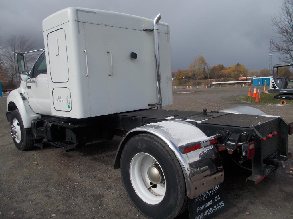 2002 FORD F-750 W/ SLEEPER CAB & GOOSE NECK AND BU  Year: 2002 Make: FORD M