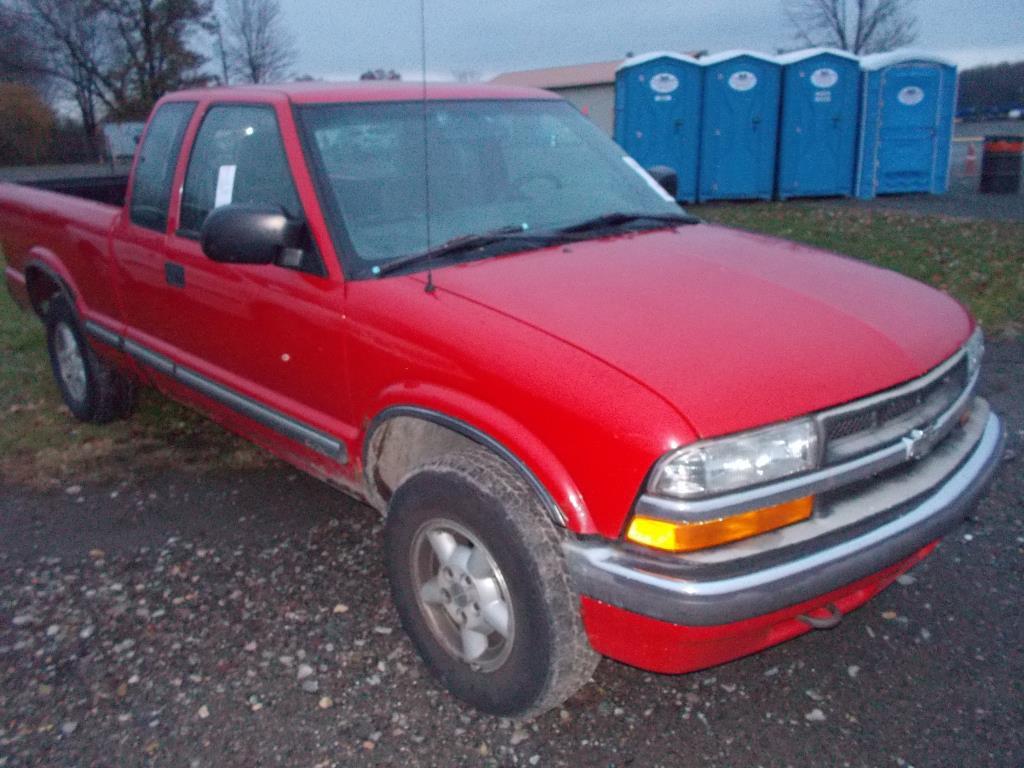 2001 Chevrolet S-10 Base  Year: 2001 Make: Chevrolet Model: S-10 Engine: V6