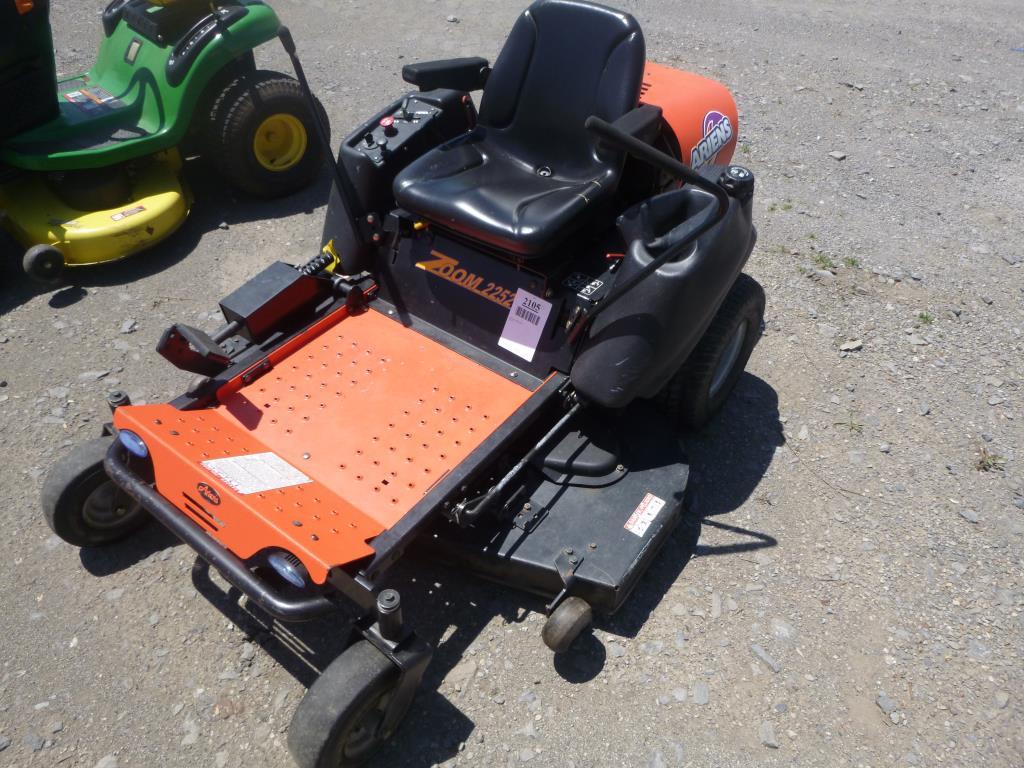 ARIENS ZERO TURN MOWER RUNS.