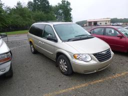 2005 Chrysler Town and Country Touring Year: 2005 Make: Chrysler Model: Tow