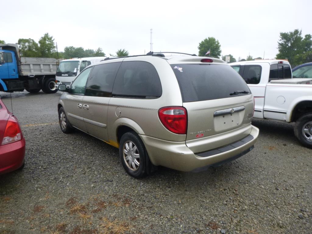 2005 Chrysler Town and Country Touring Year: 2005 Make: Chrysler Model: Tow