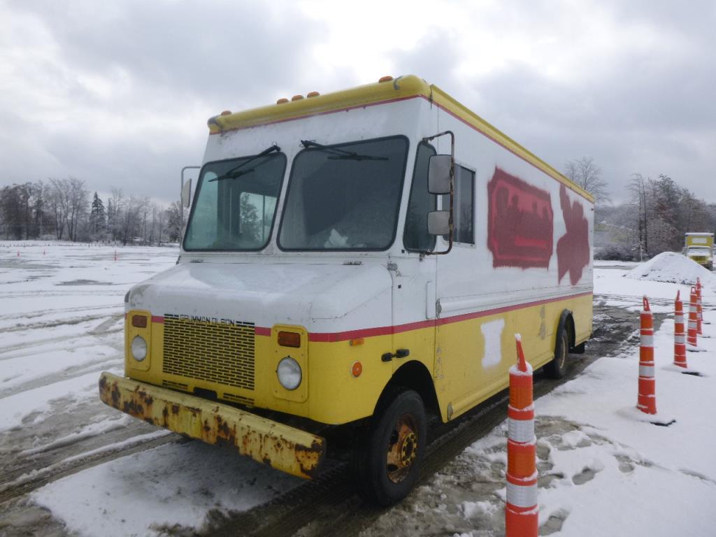 1999 CHEVROLET ONE TON P30 BREAD TRUCK W/ GRUMMAN- Year: 1999 Make: CHEVROL