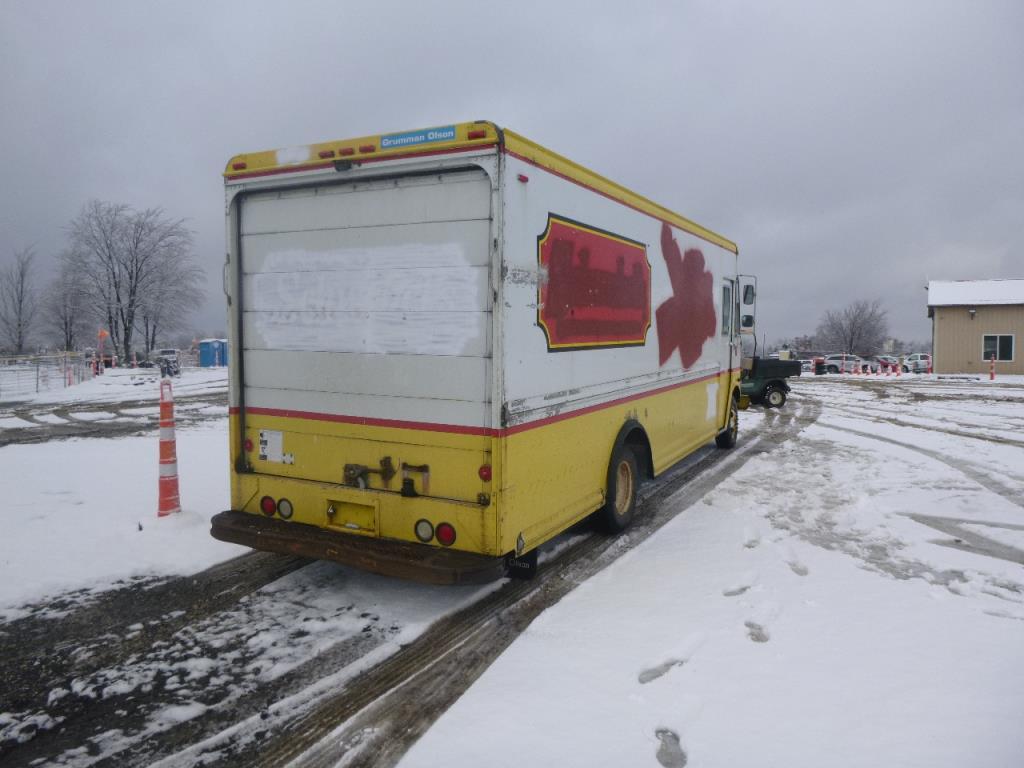 1999 CHEVROLET ONE TON P30 BREAD TRUCK W/ GRUMMAN- Year: 1999 Make: CHEVROL