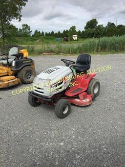 HUSKEE SUPREME LT 23HP 4" CUT RIDING MOWER (RUNS) HAS NEW BELTS AND BLADES