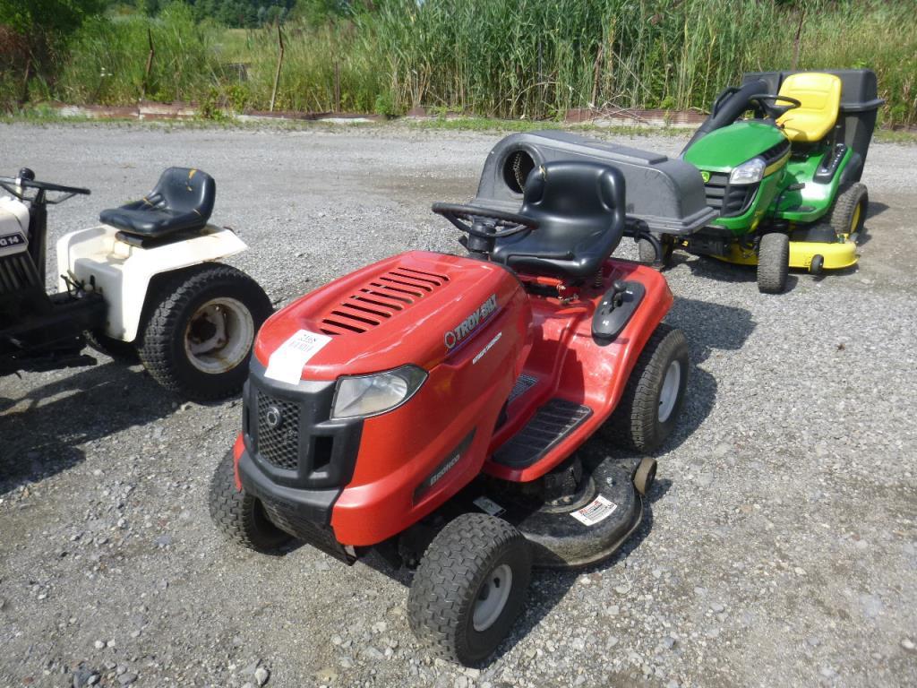 TROY BILT BRONCO 42" RIDING MOWER RUNS. RED. AUTOMATIC.