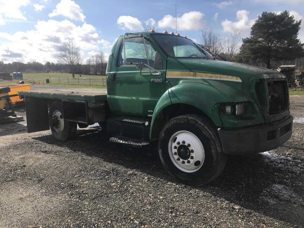 2007 FORD F-650 SUPER DUTY W/ 12' FLATBED 2007 FORD F-650 SUPER DUTY XL W/