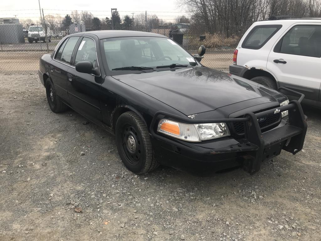 2006 Ford Crown Victoria 2WD 2006 Ford Crown Victoria Police Interceptor 2W