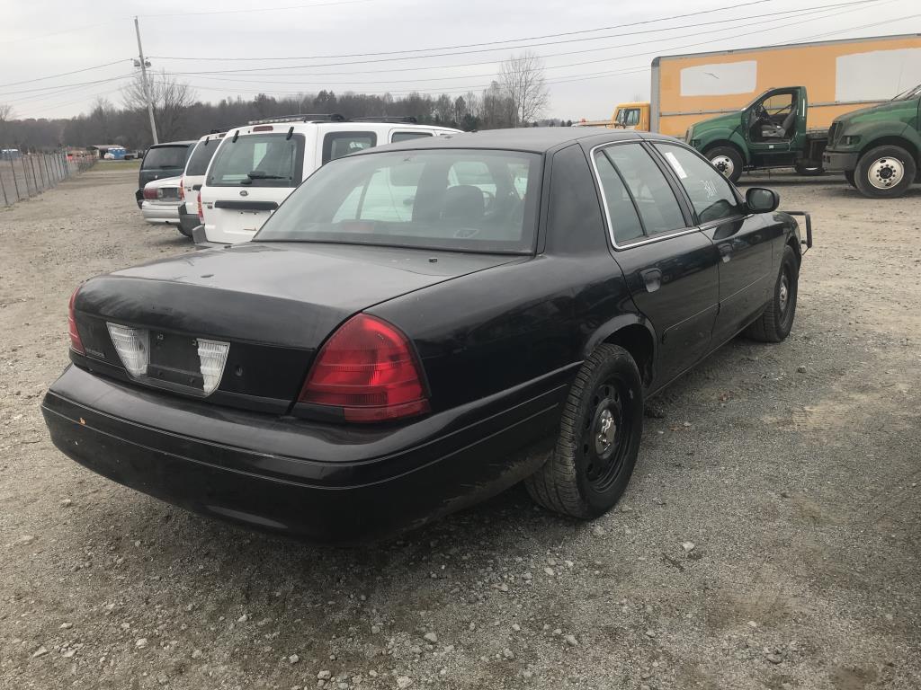 2006 Ford Crown Victoria 2WD 2006 Ford Crown Victoria Police Interceptor 2W