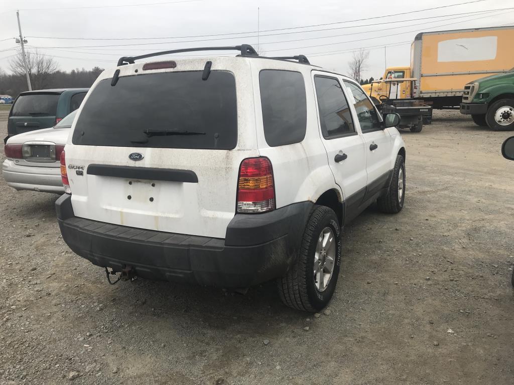 2005 Ford Escape 2WD 2005 Ford Escape XLT 2WD ***SPARE KEY IN OFFICE. V6, 3