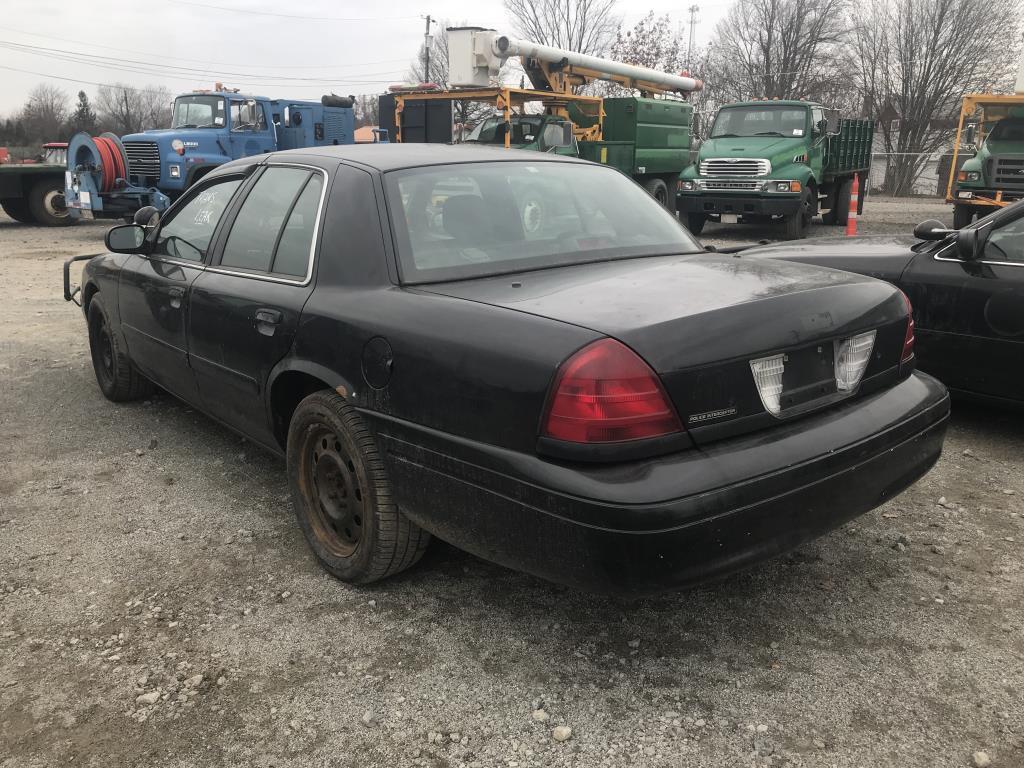 2006 Ford Crown Victoria 2WD 2006 Ford Crown Victoria Police Interceptor 2W