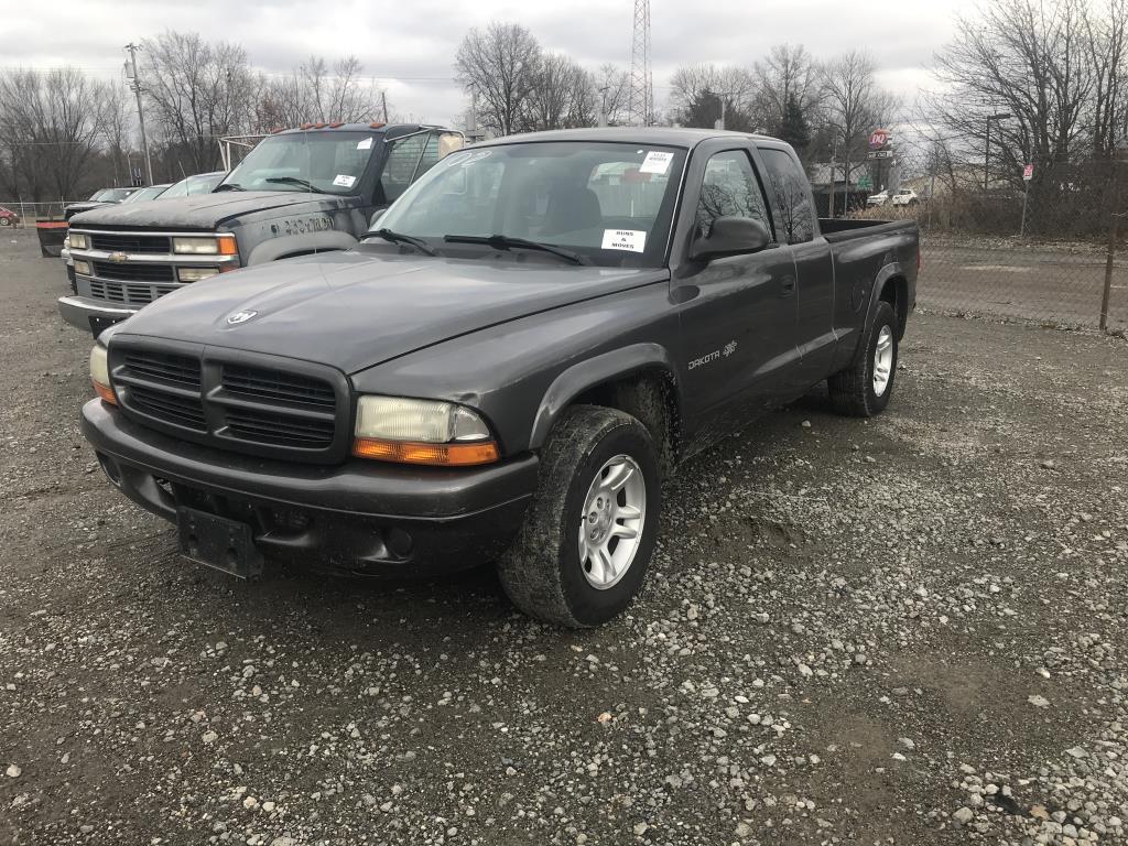 2002 Dodge Dakota 2WD 2002 Dodge Dakota Base 2WD BAD BATTERY. V6, 3.9L Cond