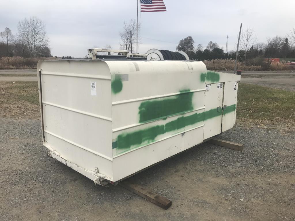 350 GAL STAINLESS STEEL BEDMOUNT TANK ON FRAME W/ PUMP. NO MOTOR. HAS RED 1