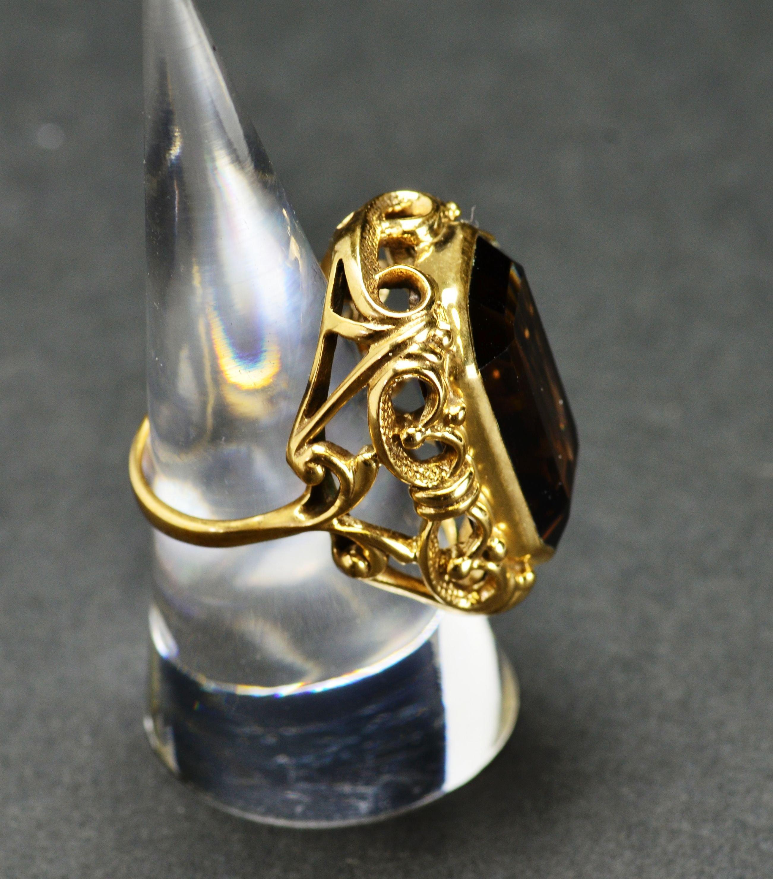 ITEM 105: SMOKEY QUARTZ SOLITAIRE RING IN Y GOLD