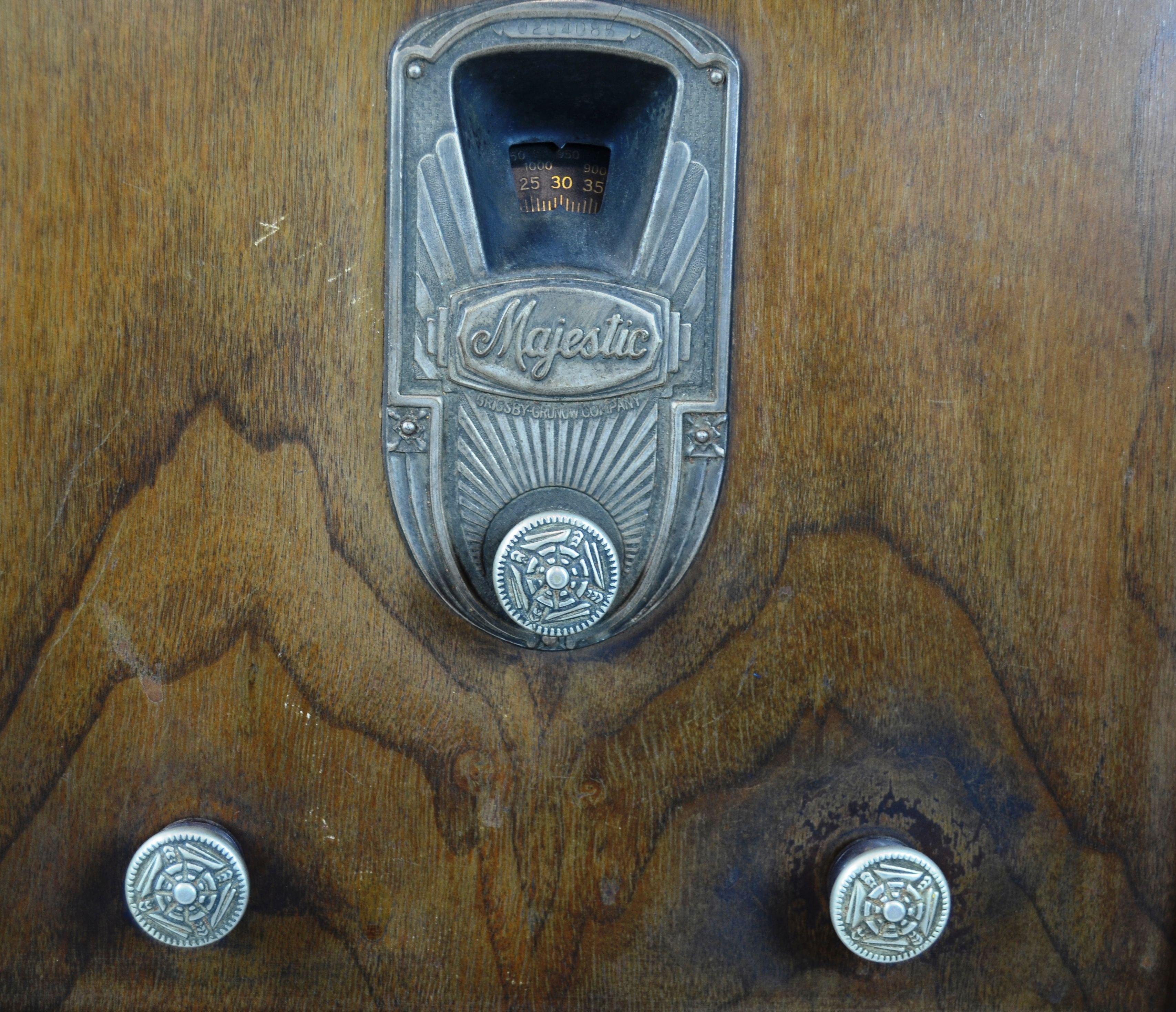 Antique Majestic Radio Floor Model 90-B C. 1929