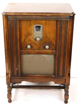 Antique Majestic Radio Floor Model 90-B C. 1929