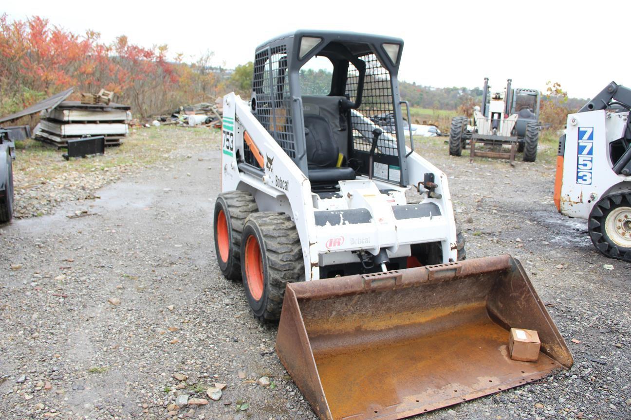 Bobcat IR 753 skid loader