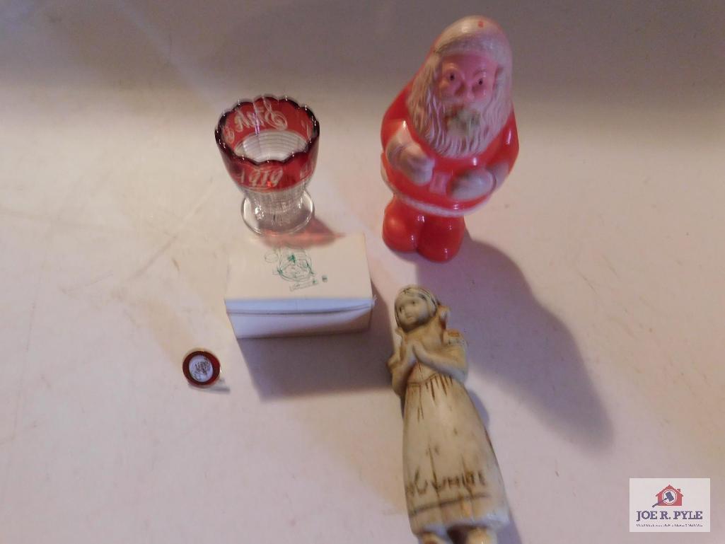 4PC (1) Santa USA (1) 1987 Pen Doll Society (1) Snow White Walt Disney (1) 1919 State Fair Red &