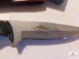 Northwest Territory knife wet stone and leather case