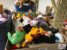 31 Gallon Container of Assorted beanie Babies