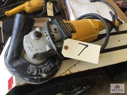 DEWALT GRINDER W/VACUUM ATTACHMENT