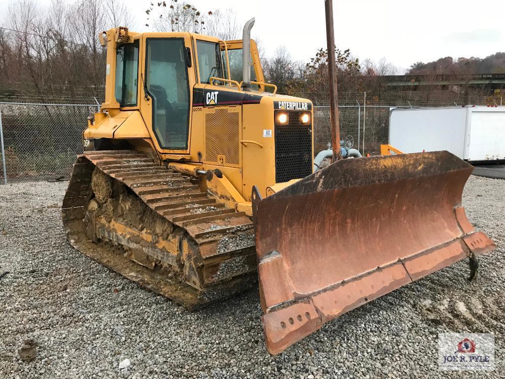 CAT D5N LGP Dozer, 10282 hours. Serial AND0C490