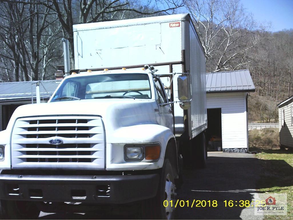 1999 Ford F800 88 K miles