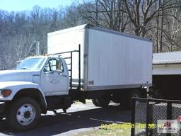 1999 Ford F800 88 K miles