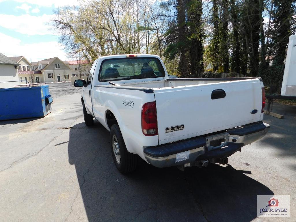 2006 Ford F-250 XLS Super Duty Gasoline 174,988 Miles