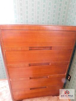 Vintage Chest of Drawer